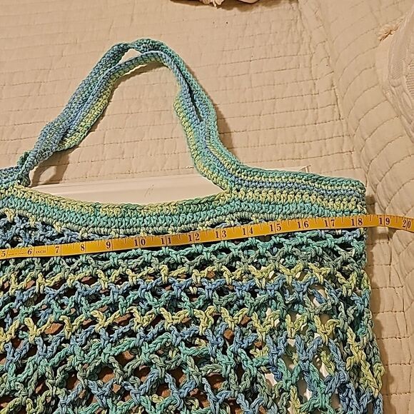 Hand Crafted variegated aqua beach tote - Picture 4 of 6